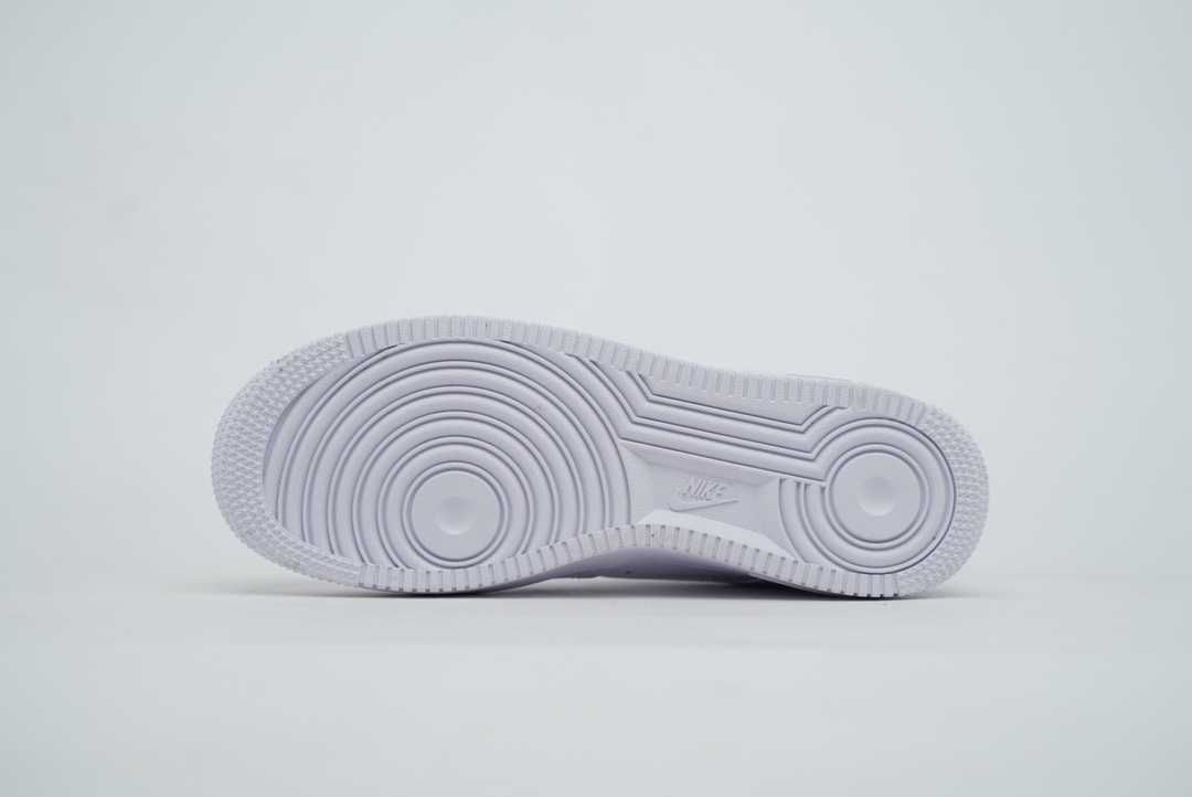 White\Powietrze*DamskieNikeAirForce1Low'07 / 40,5