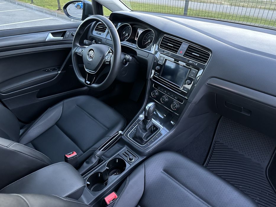 Продаю Volkswagen Golf 7.5 2021