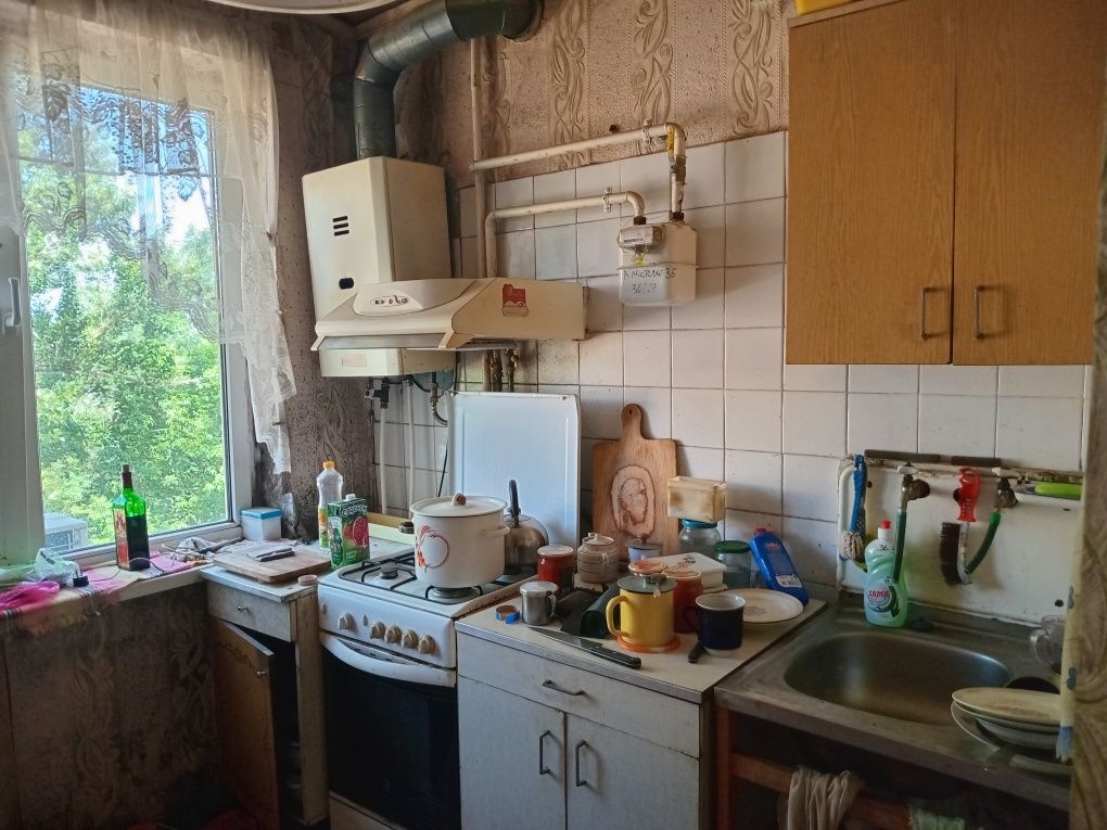 Продам 3 -х комнатную квартиру на Всебратском(В.г-35)