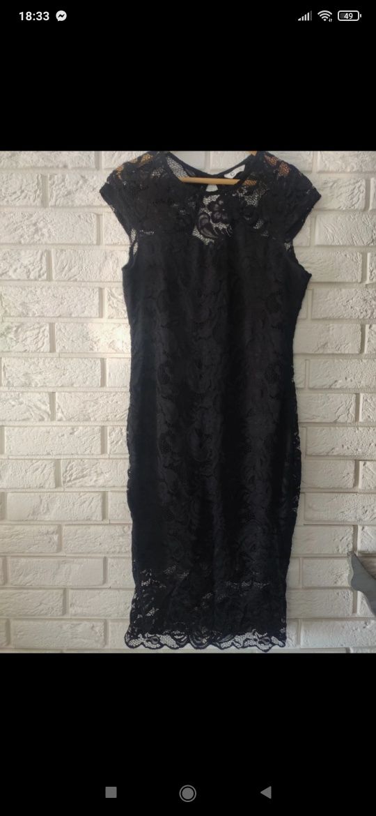 Elegancka czarna ołówkowa koronkowa dopasowana sukienka tuba Cubus M