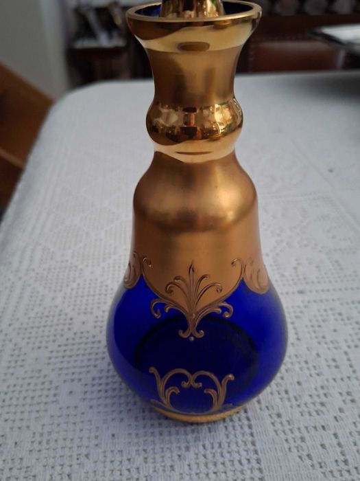 garrafa c,alices e bomboneira em vidro murano