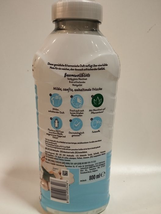 Płyn do płukania tkanin 800 ml 32 płukania Lenor