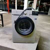 Новая стиральная машинка Electrolux EW6S426BUI