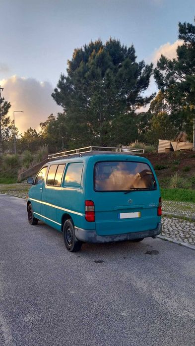 Toyota Hiace 2.4D 6 Lugares (Mista)