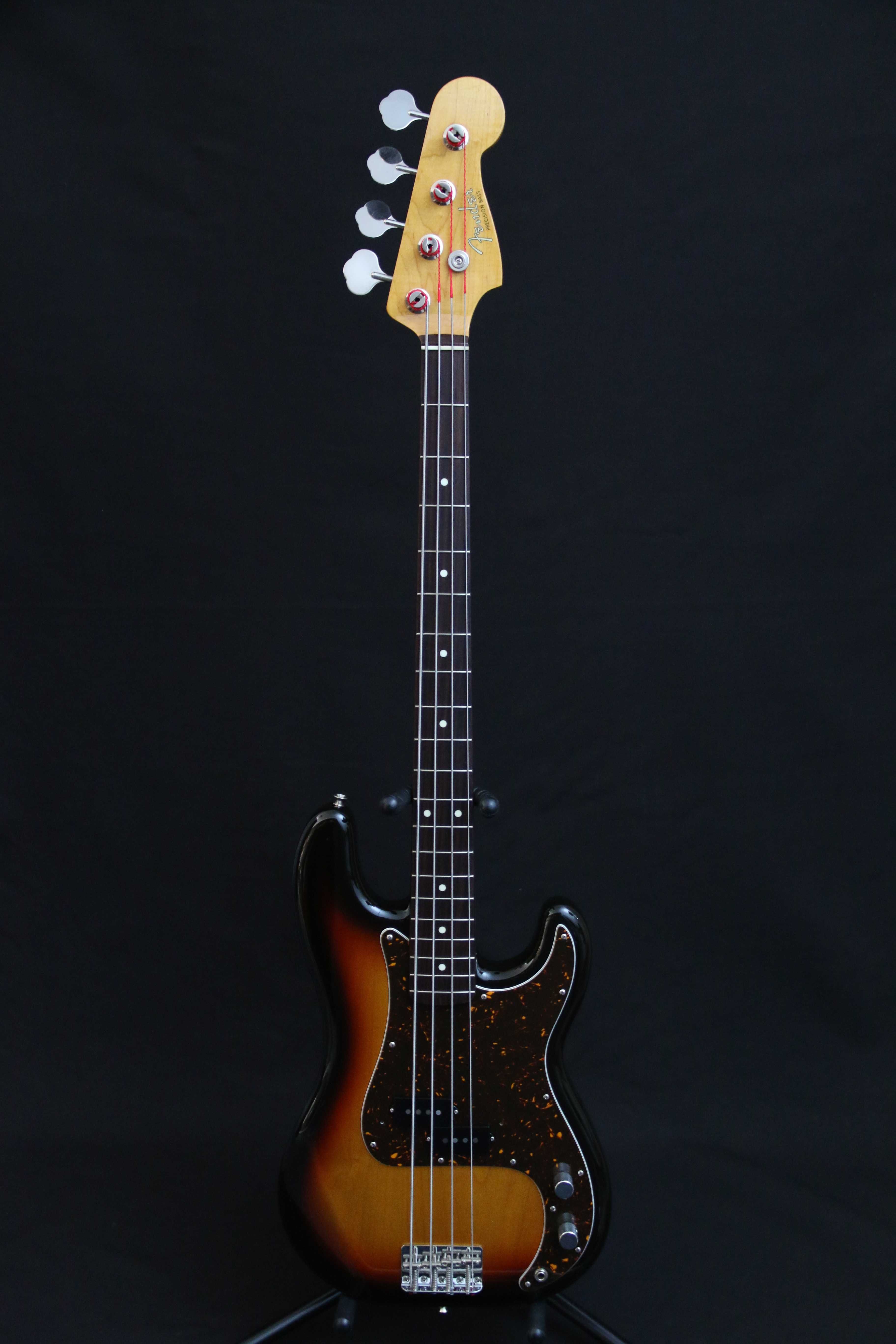 Fender Precision Bass 62 Reissue 3TS Japan - gitara basowa