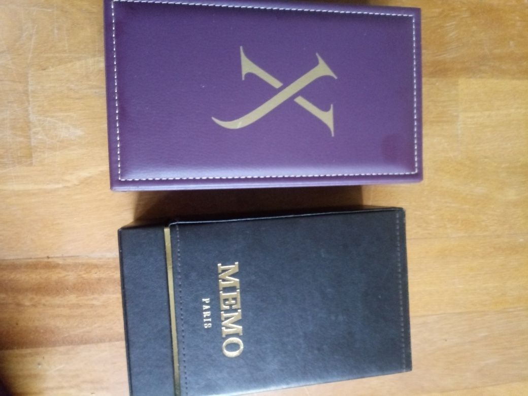 Perfumy puste pudełka po perfumach
