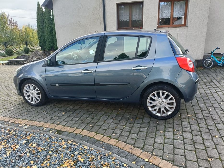 Renault Clio 3 1.6 16V 112KM