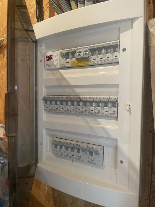 Послуги електрика, встановлення інверторів, систем ДБЖ