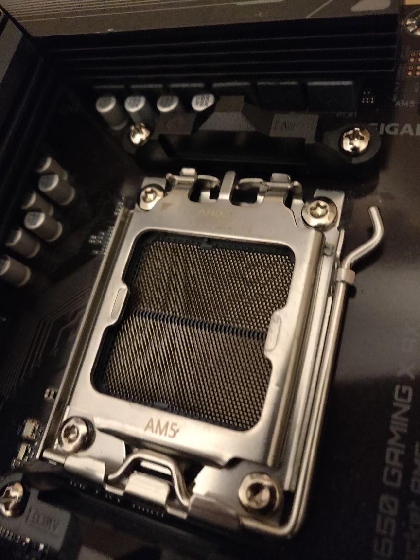 Płyta główna GIGABYTE B650 GAMING X AX