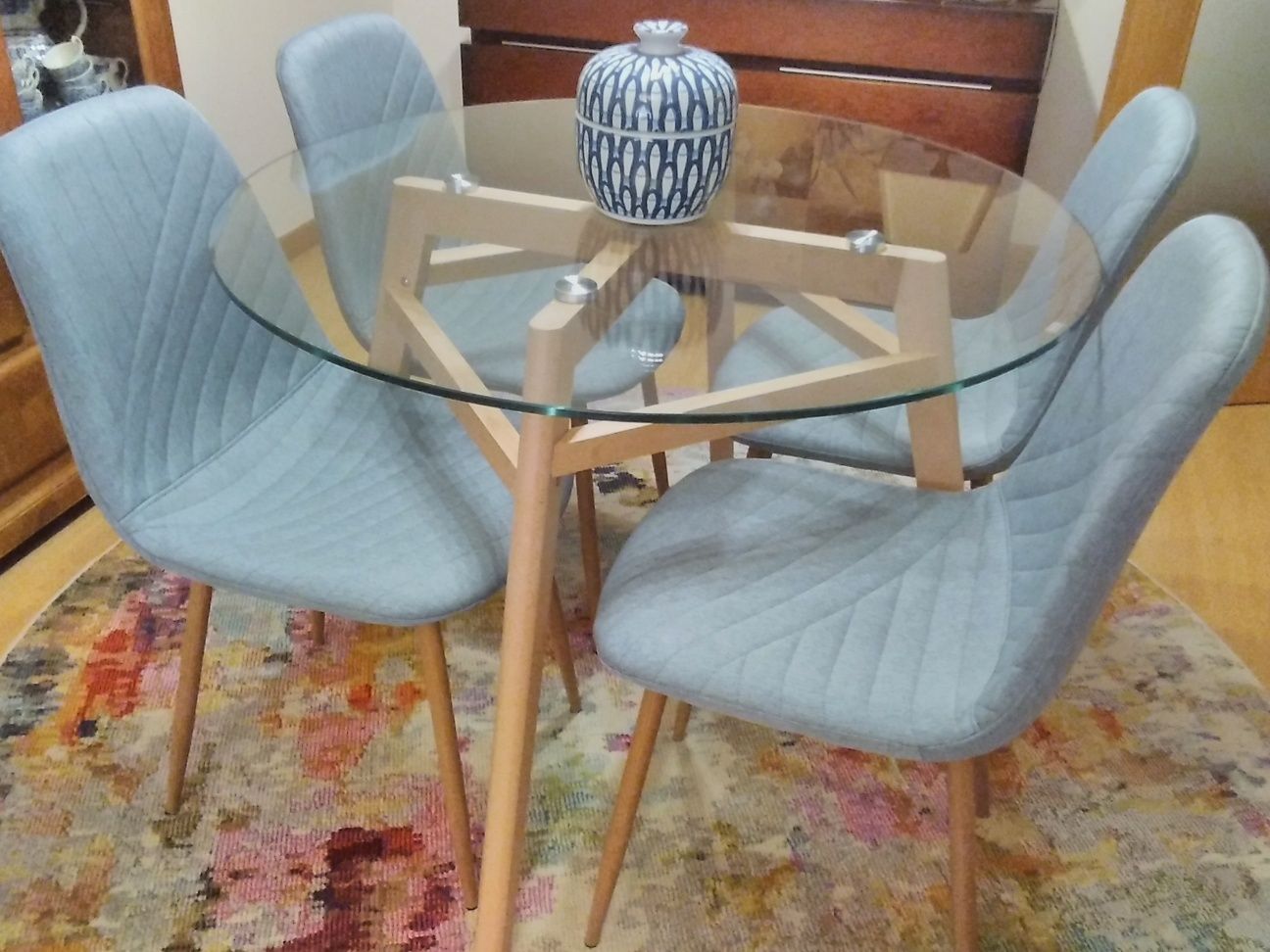 Mesa com cadeiras nova