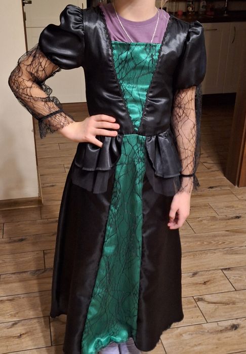 Strój czarownicy rozm. 122/128