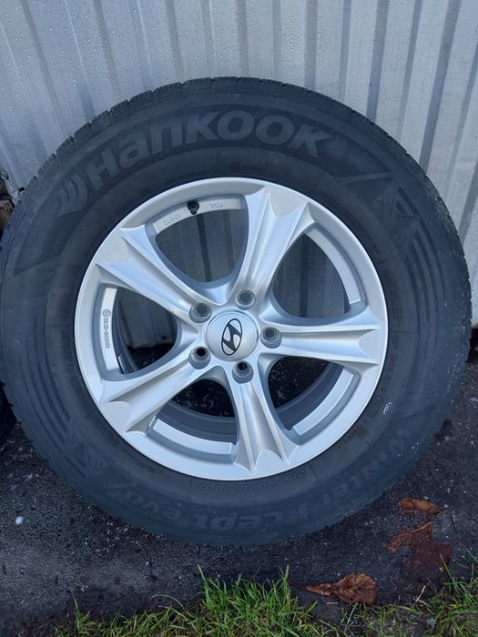 Felgi 16 Hyundai 5x114,3 67,1mm et45 opony zima 215/70 r16 super stan