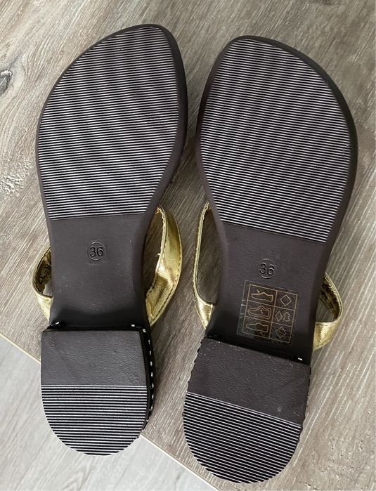 Klapki kamienie ozdobne