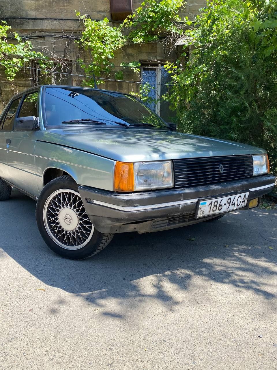 Продам Renault 9
