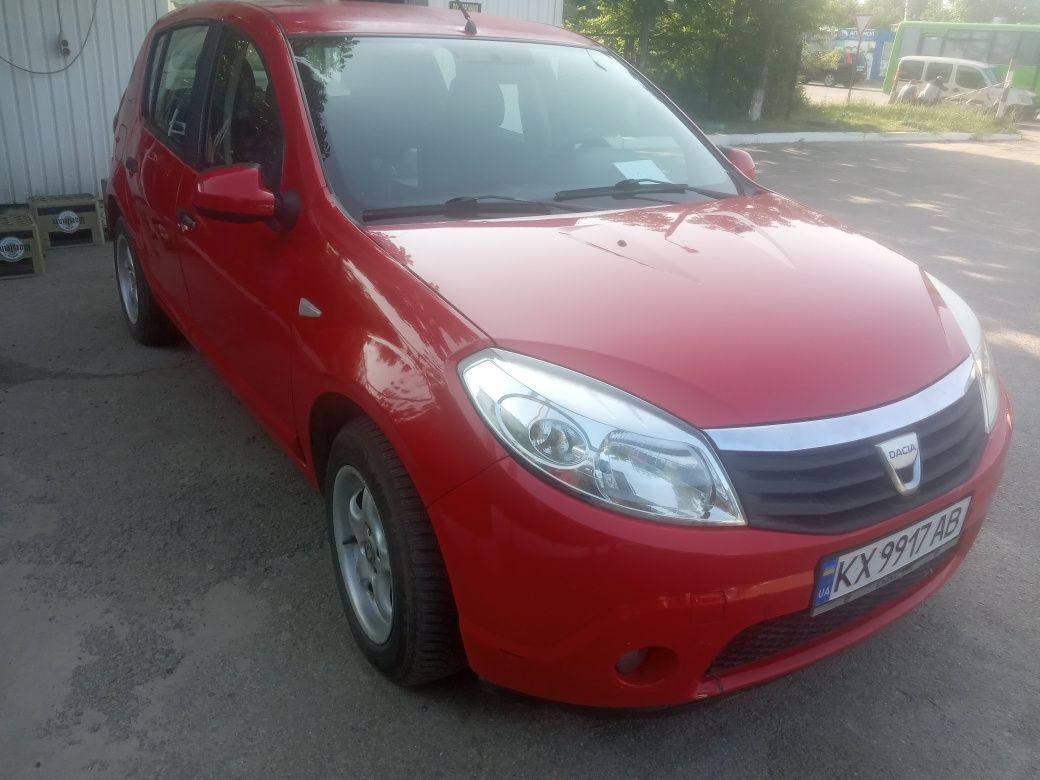 DACIA sandero 2008г