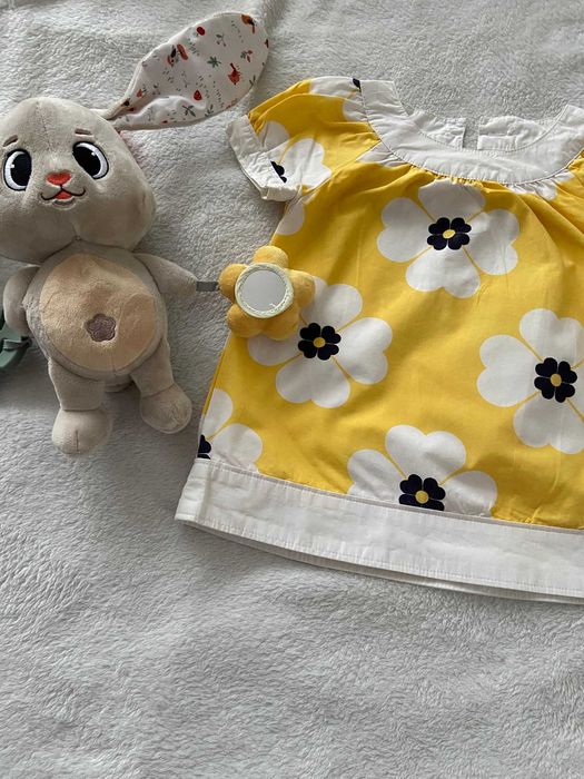 GAP Piękna bawełniana żółta sukienka w kwiatuszki 62/68