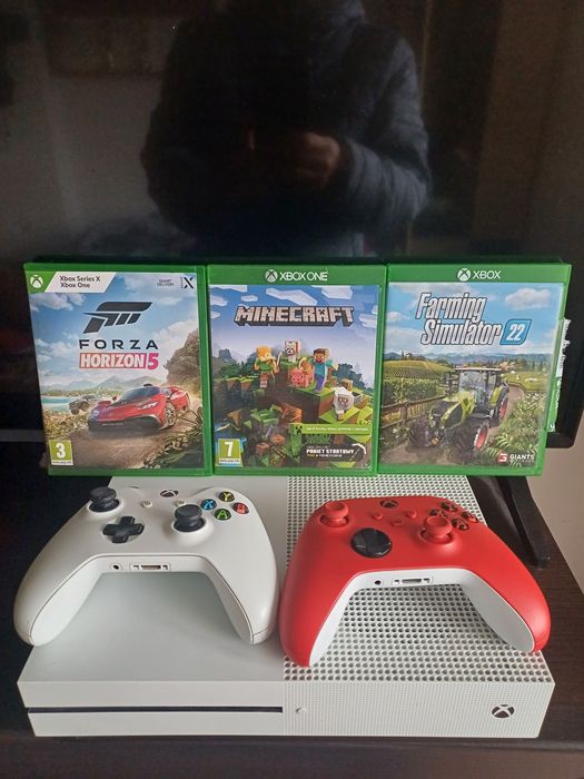 Konsola xbox one s + 2 pady + 4 gry