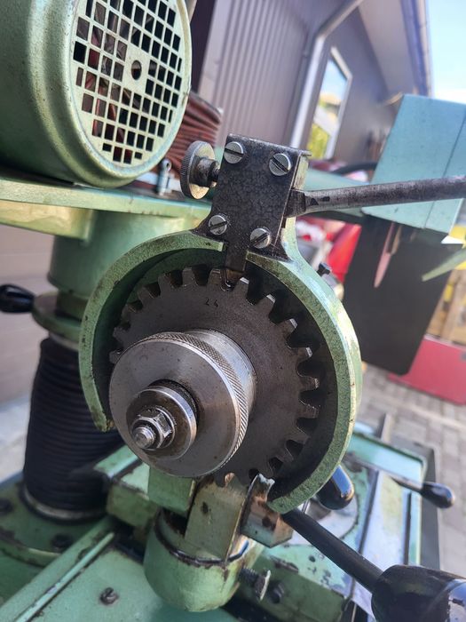 Заточний верстат Maco