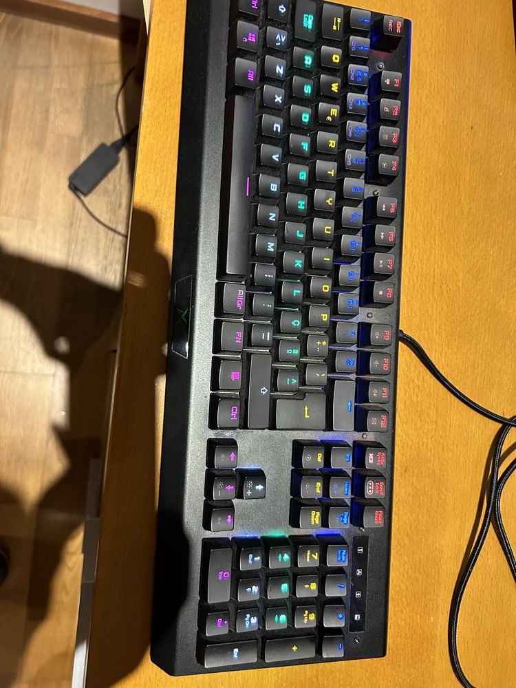 Teclado Mecanico Matrics Predator RGB