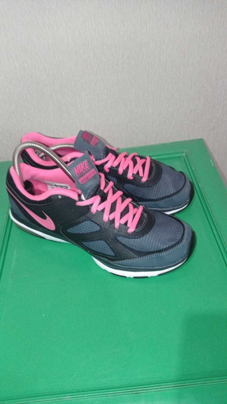 Кросівки фірми Skechers 39 розміру