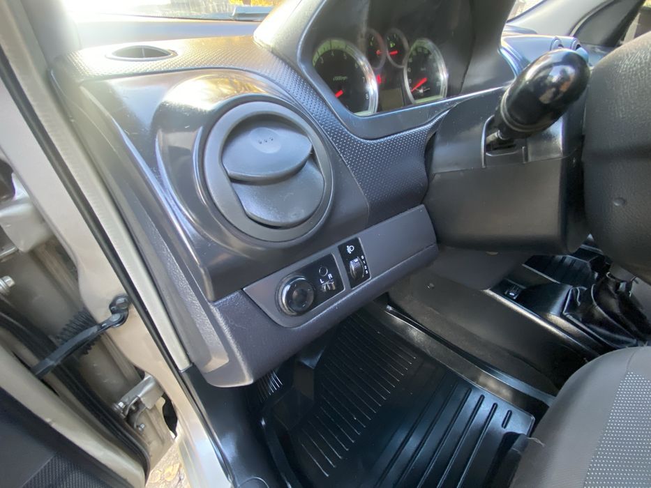 Продам авто в гарному стані 2013рік ,160тис пробігу 3900у.е