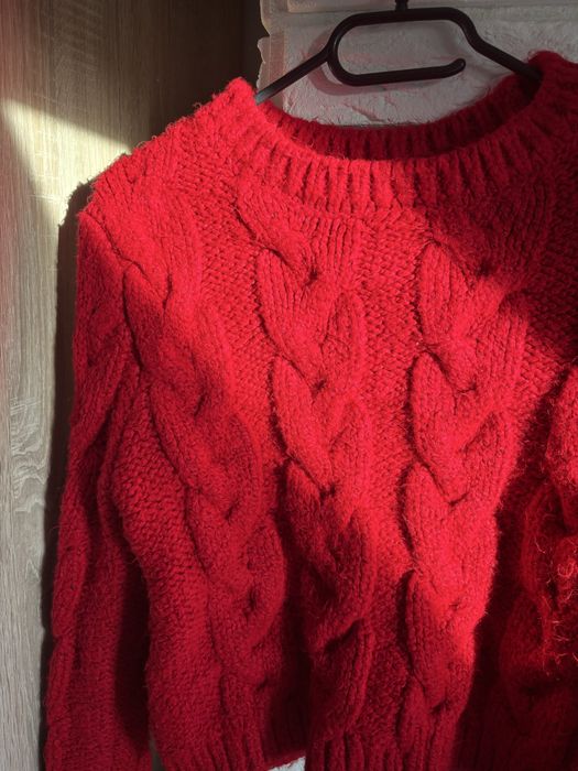 czerwony sweterek damski zara