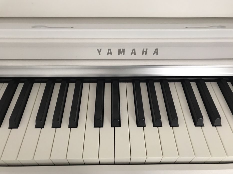 Pianino cyfrowe białe Yamaha CLP 625 Clavinowa