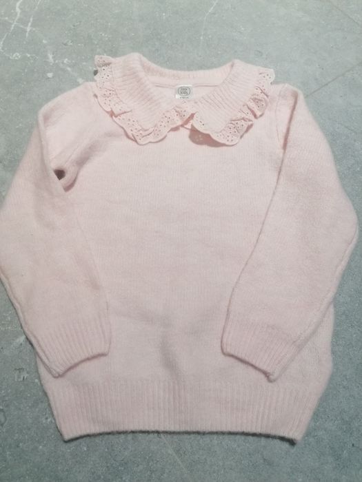 Elegancki  różowy sweter z kołnierzykiem rozm. 110