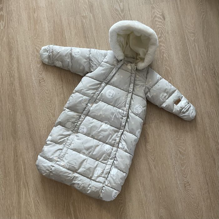 Фірмовий комбінезон для малюка з народження