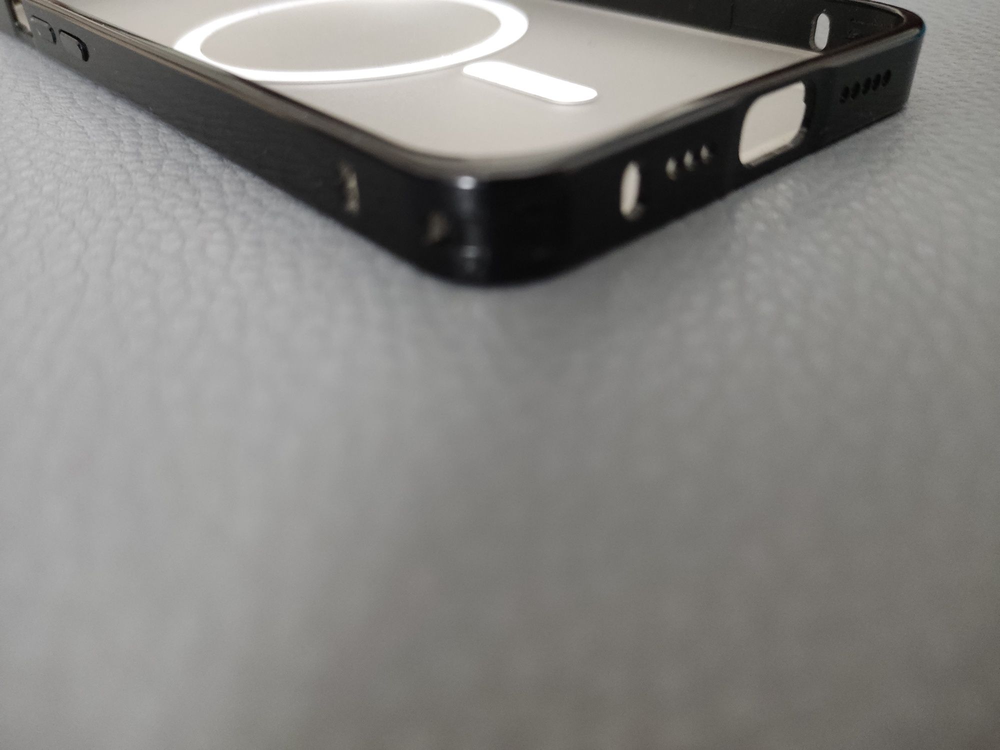 Etui plecki aluminium Apple iPhone 13