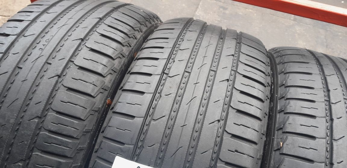 Opony Letnie 235÷55÷17÷.NOKIAN.Rok 2018.Cena 400 zł kpl-4 sztuki.