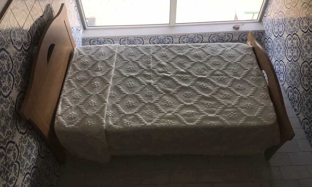 Cama de solteiro para venda