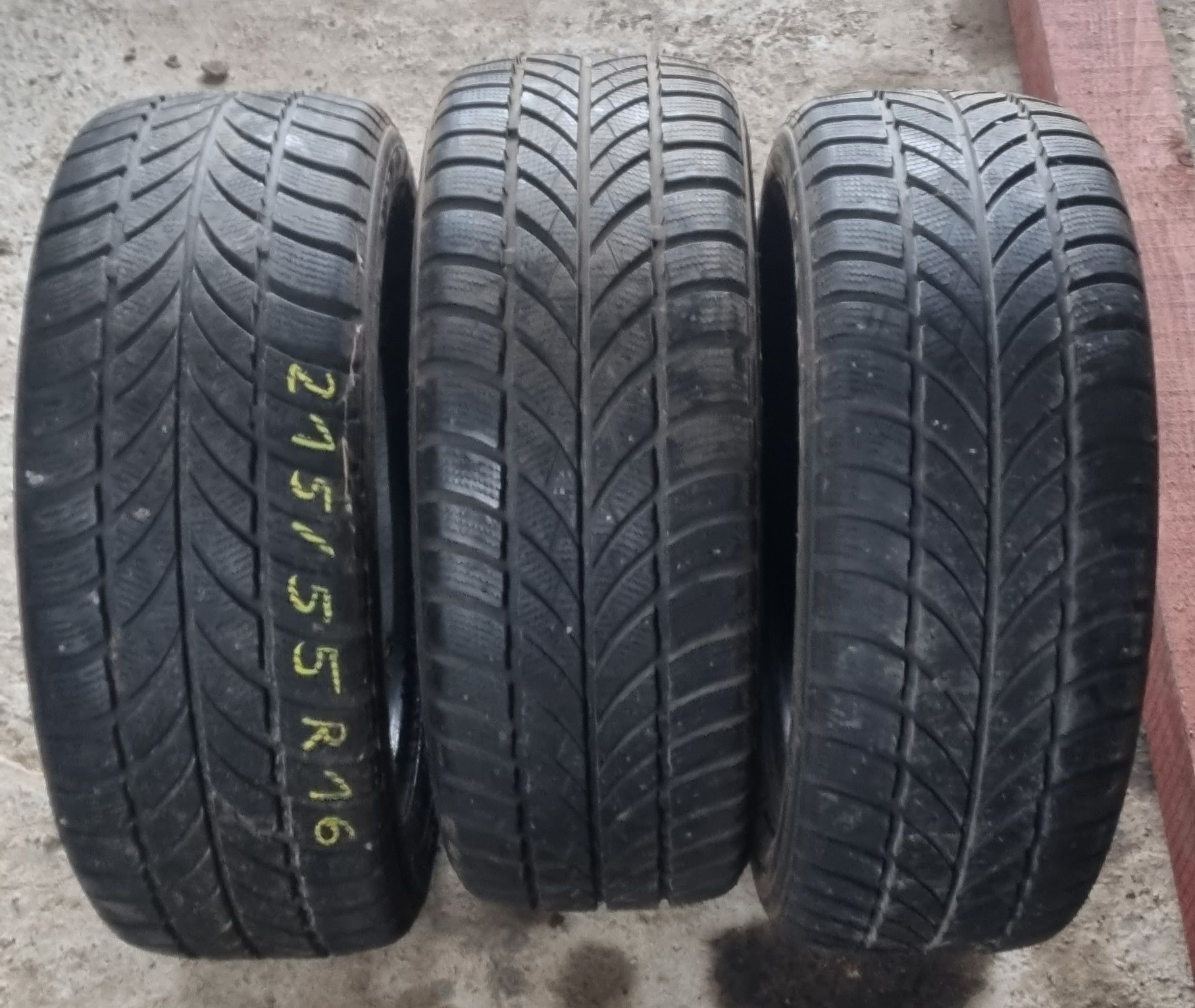 Opony zimowe 215/55R16 Maxxis