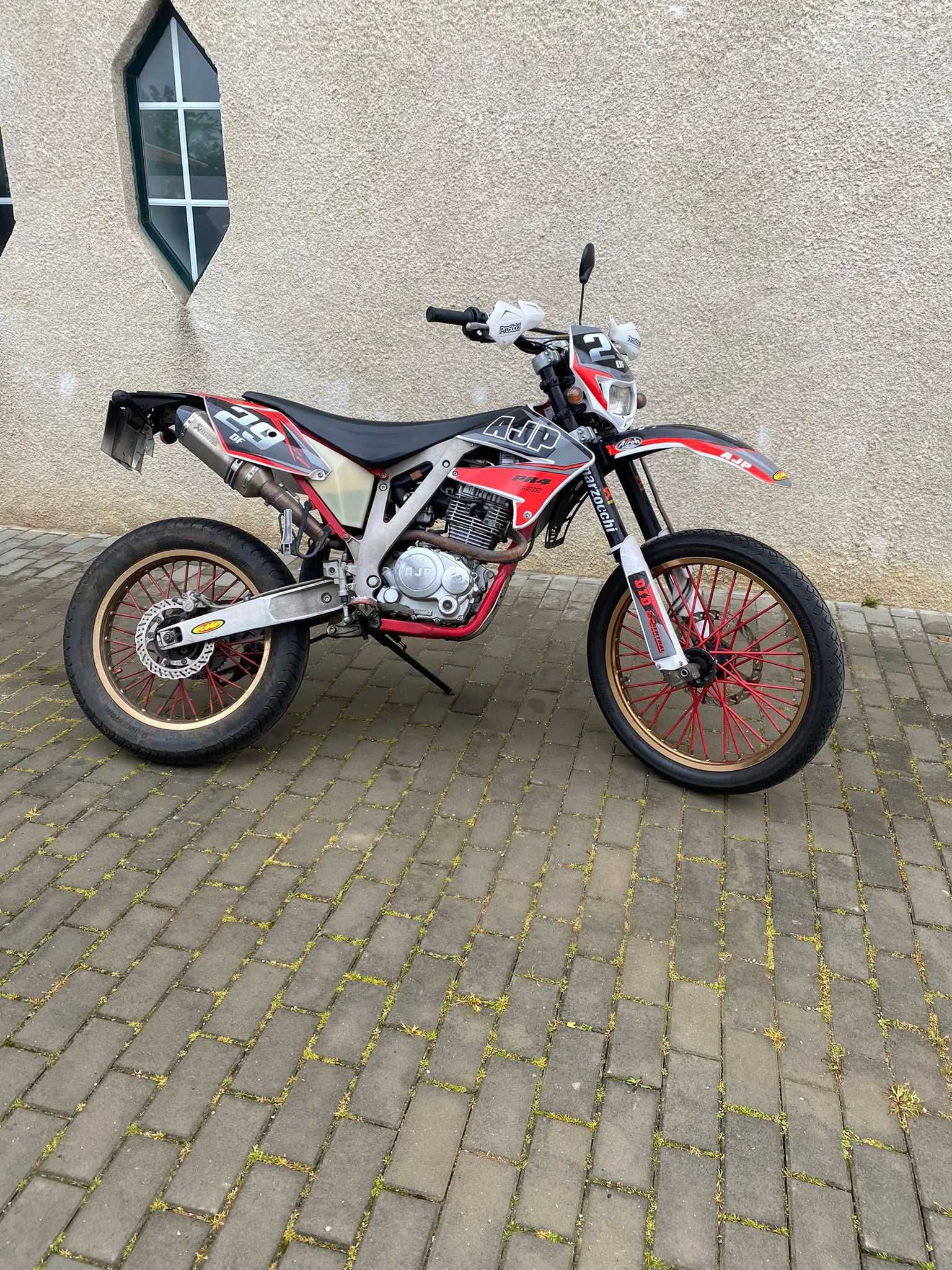 MOTA AJP Pr3 125cc