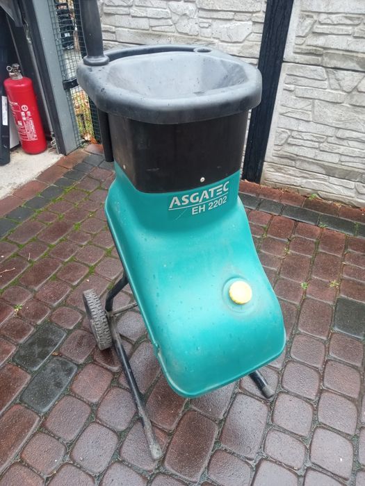 Sprzedam rozdrabniacz rębak do drewna gałęzi