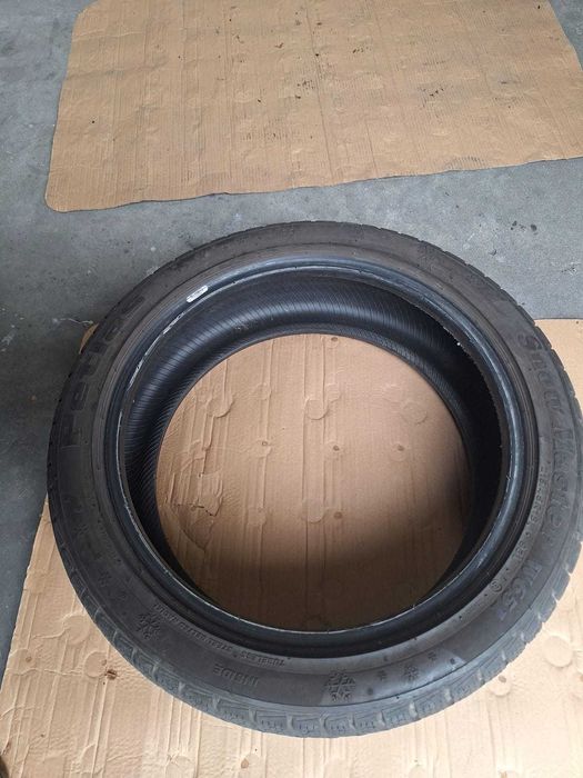 opona zimowa używana 215/45/18 głębokość bieżnika 6mm