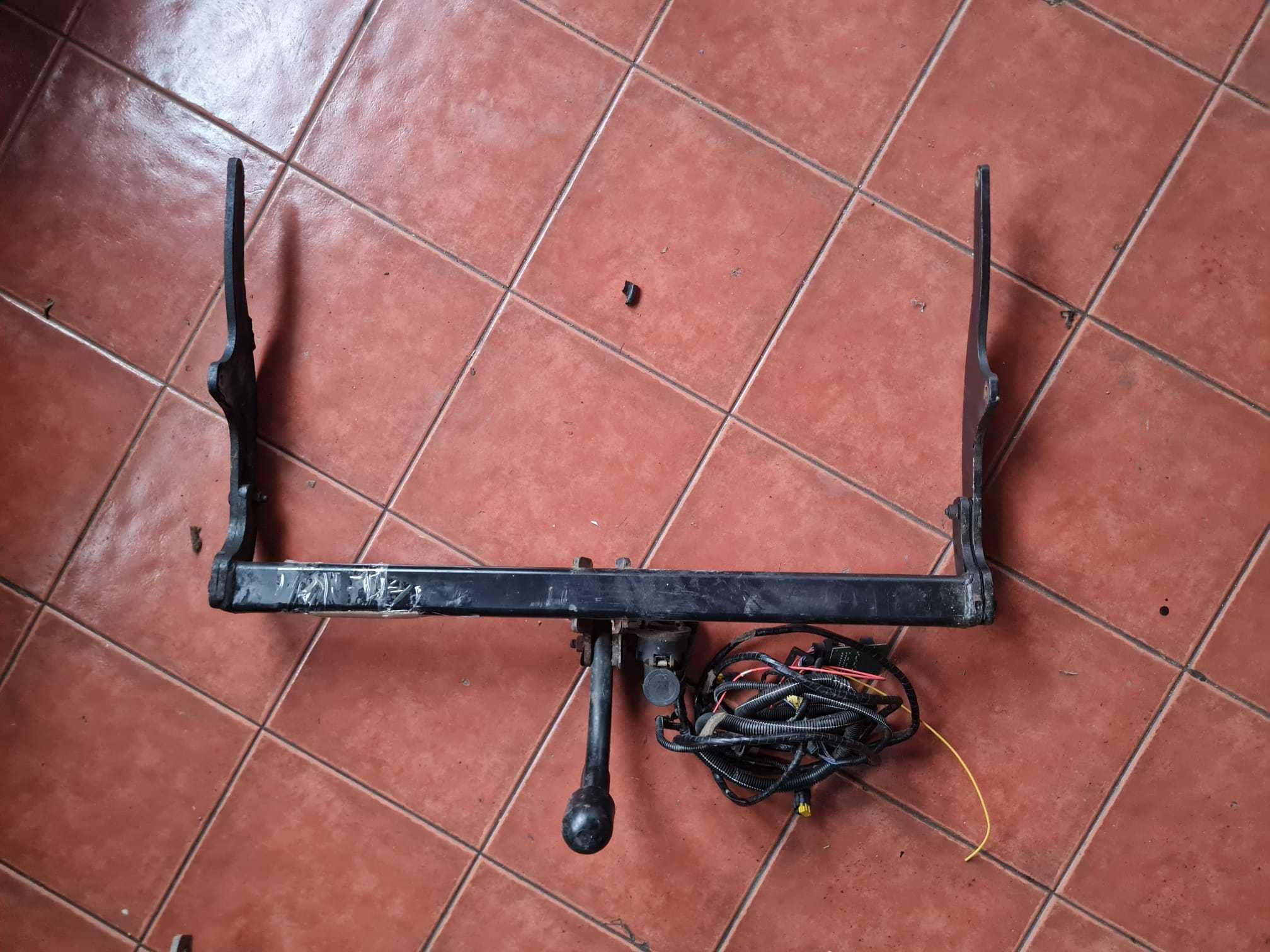Gancho de reboque Renault Clio e Fiat Ducato