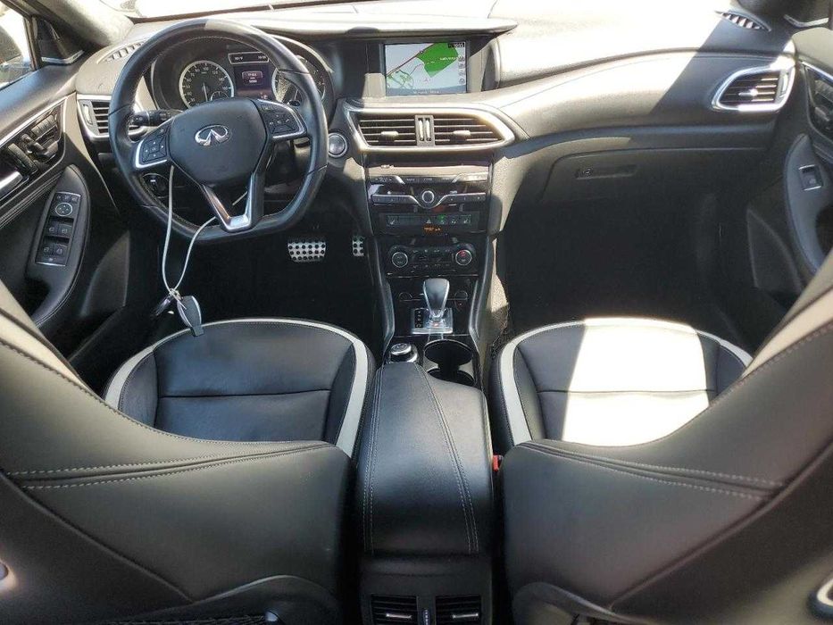 2017 Infiniti QX30 BASE