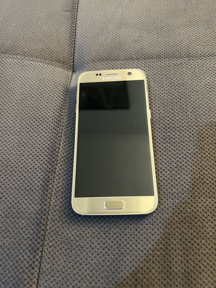 Samsung Galaxy S7 gold