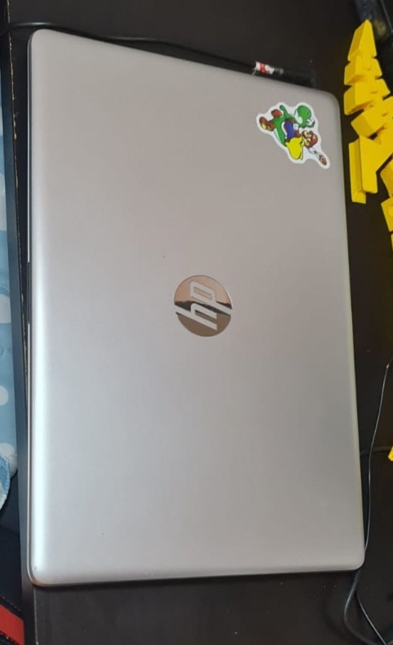 Vendo Portatil hp 15.6" 12gb ram 256ssd ryzen 5