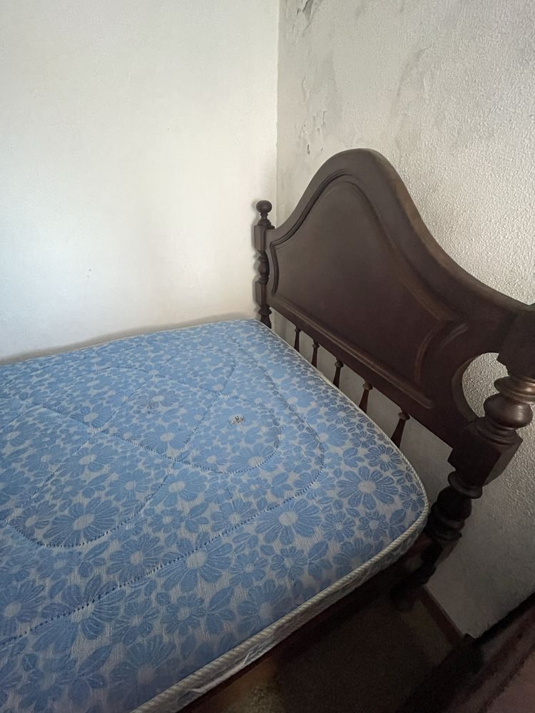 Cama com colchão