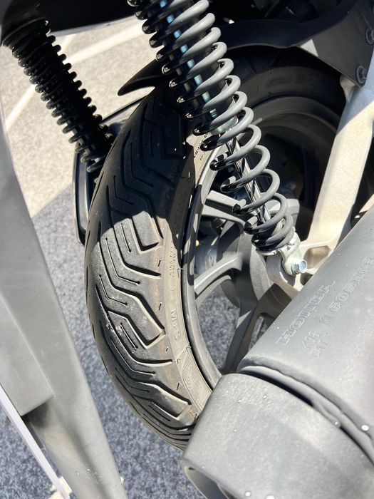 Moto PCX 2018 com apenas 33 mil km