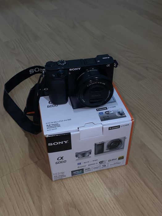 Sony Alpha A6000 + Lente do Kit (16-50mm) Camara e Lente COMO NOVAS!!