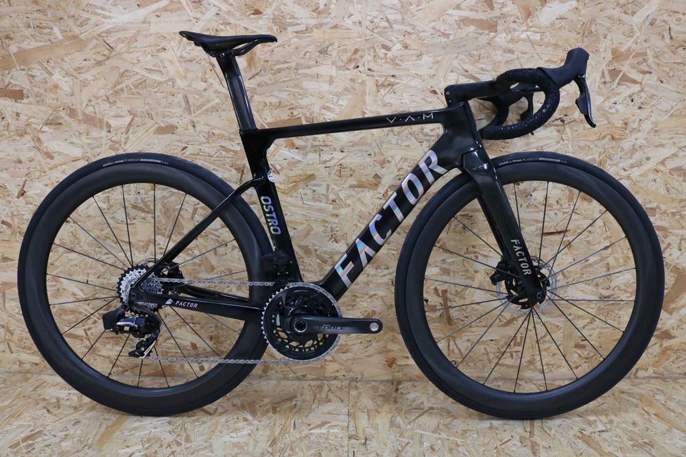 Bicicleta topo de gama Factor Ostro - Sram Force AXS 12v