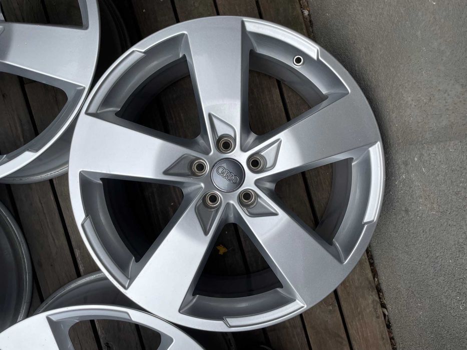 Oryginał Felgi aluminiowe 20cali 4K0 AUDI A6 C6 C7 C8 A4 5x112 nr203