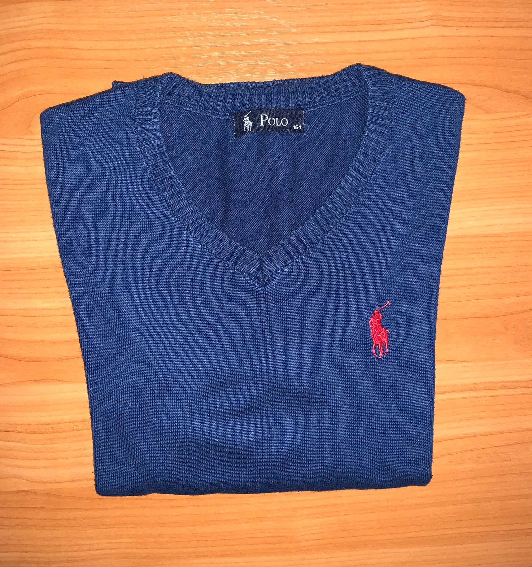 Затишний синій светр POLO легкість та стиль на прохолодні дні