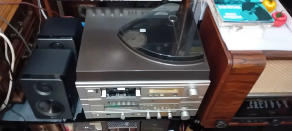 Radio gira discos  Grundig