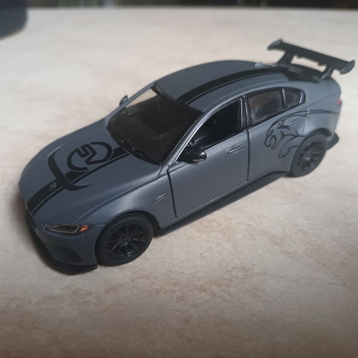 Машинки Kinsmart