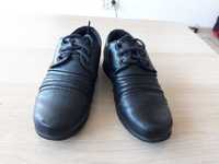 Czarne wizytowe buty chłopięce 26