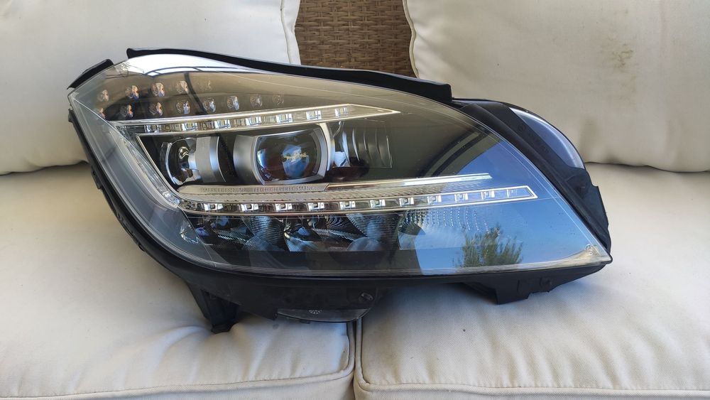 farol direito full Led ils Mercedes CLS W218